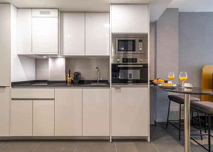 Cozy Loft Near El Rastro With A Touch Of Charm - Latina Toledo III